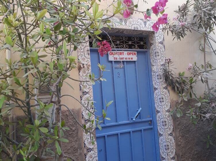 تختخواب و صبحانه Chambres D Hôtes Les Amis