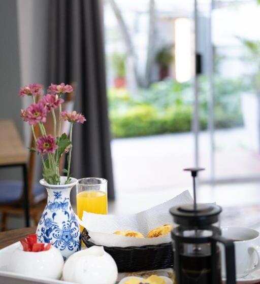 تختخواب و صبحانه Devereux Lodge