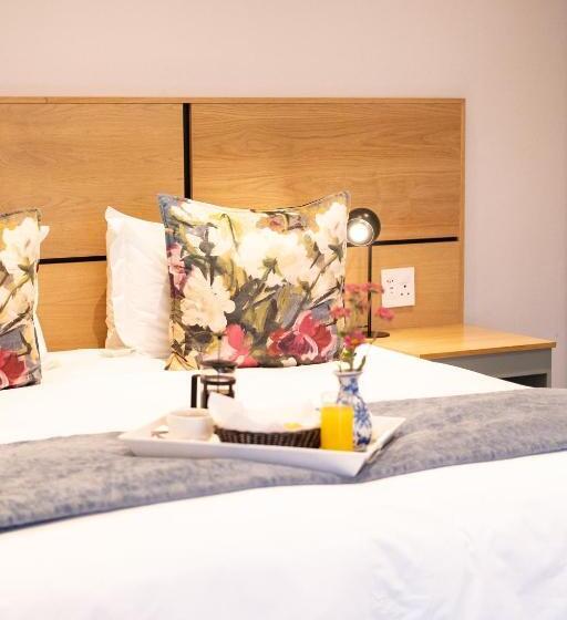 Bed and Breakfast Devereux Lodge