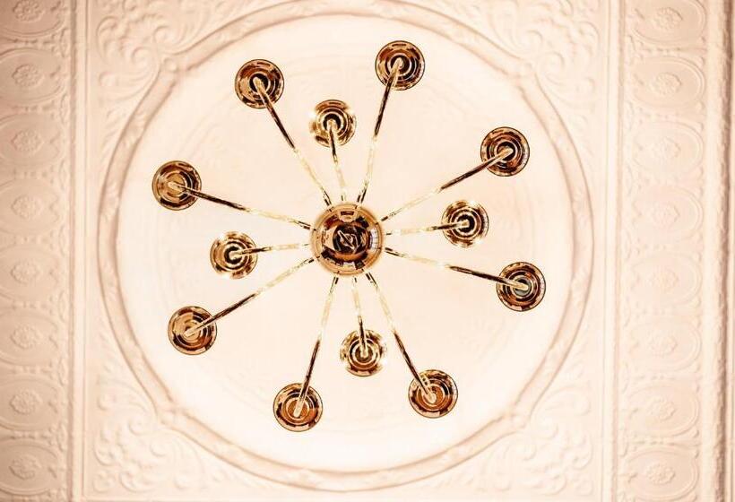 تختخواب و صبحانه Devereux Lodge