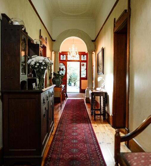 Bed and Breakfast Devereux Lodge