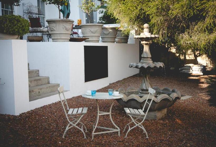 مبيت وإفطار Epistay