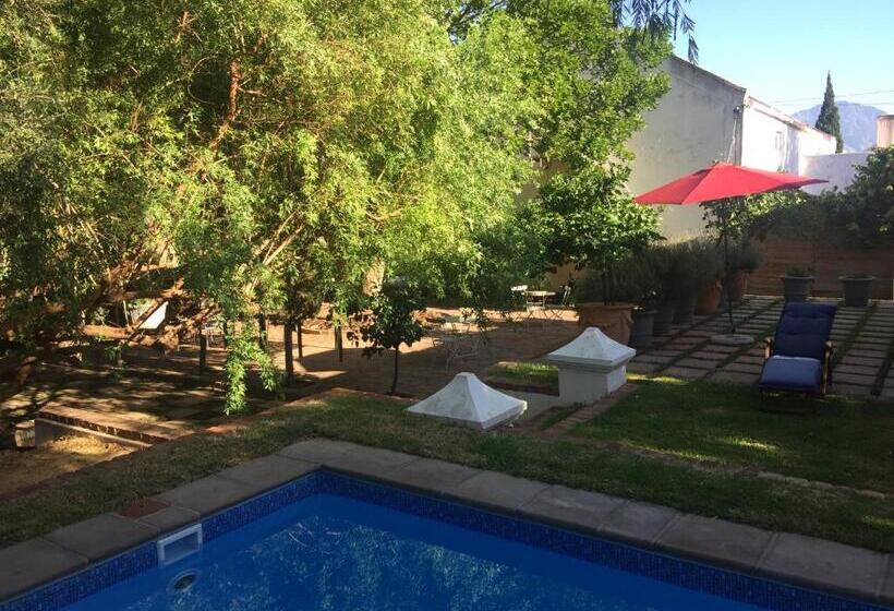 مبيت وإفطار Epistay