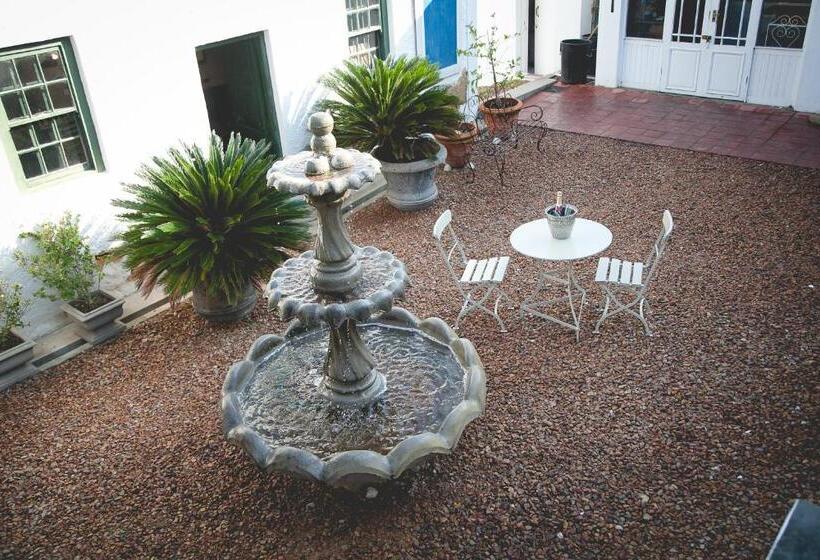 مبيت وإفطار Epistay