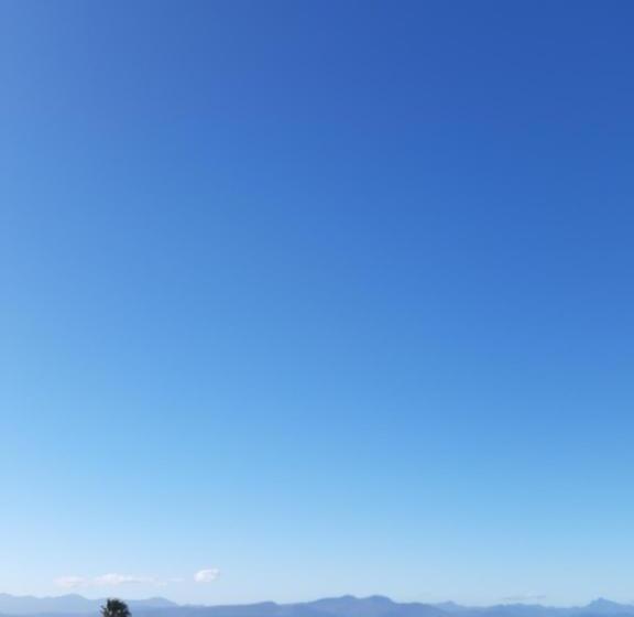 تختخواب و صبحانه Franmarel