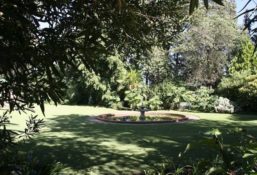 تختخواب و صبحانه Happy Lands Farmstay