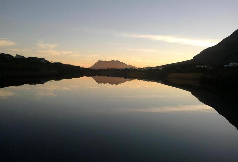 צימר Jack's Seaview Inn