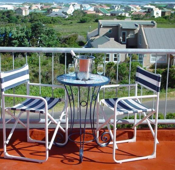 צימר Jack's Seaview Inn