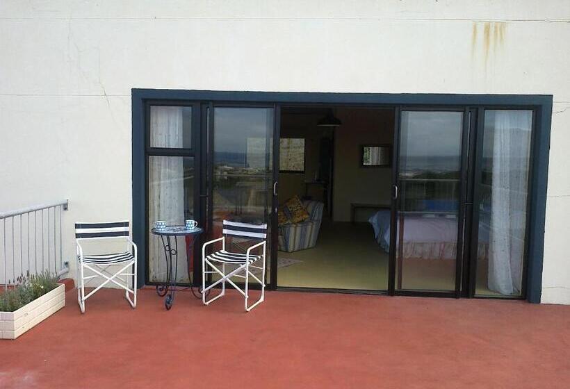 צימר Jack's Seaview Inn