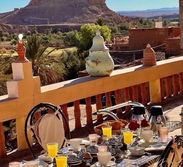 تختخواب و صبحانه L Oasis Du Bonheur