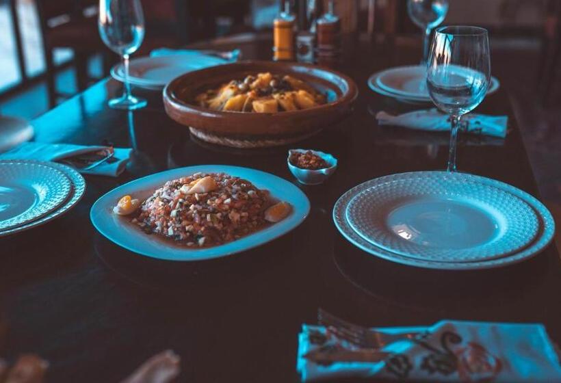 تختخواب و صبحانه L Oasis Du Bonheur