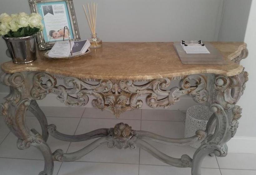 مبيت وإفطار La Riviera Boutique Guesthouse & Spa