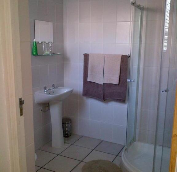 مبيت وإفطار Laings Lodge