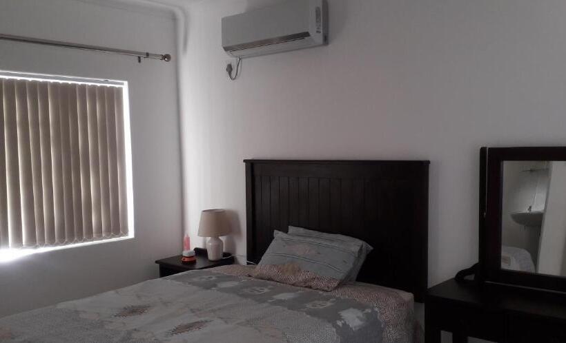 مبيت وإفطار Laings Lodge