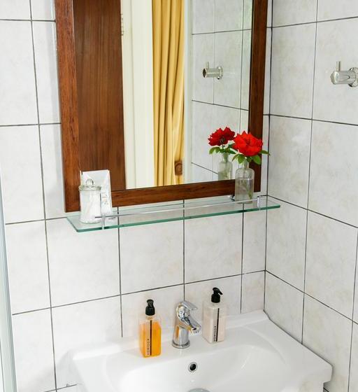 Bed and Breakfast Raw Karoo Guest House