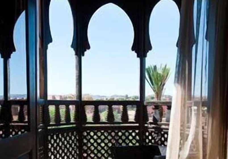 تختخواب و صبحانه Le Temple Des Arts