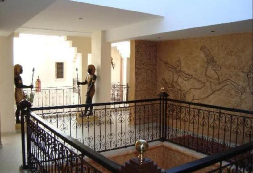 تختخواب و صبحانه Le Temple Des Arts