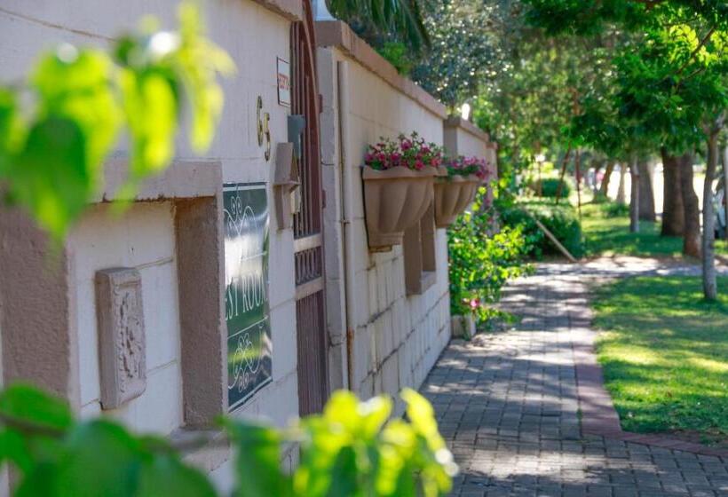 ベッドアンドブレックファースト Poetry Guestrooms