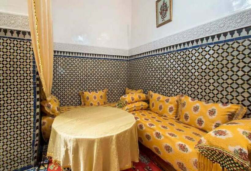 تختخواب و صبحانه Riad Family Samnoun