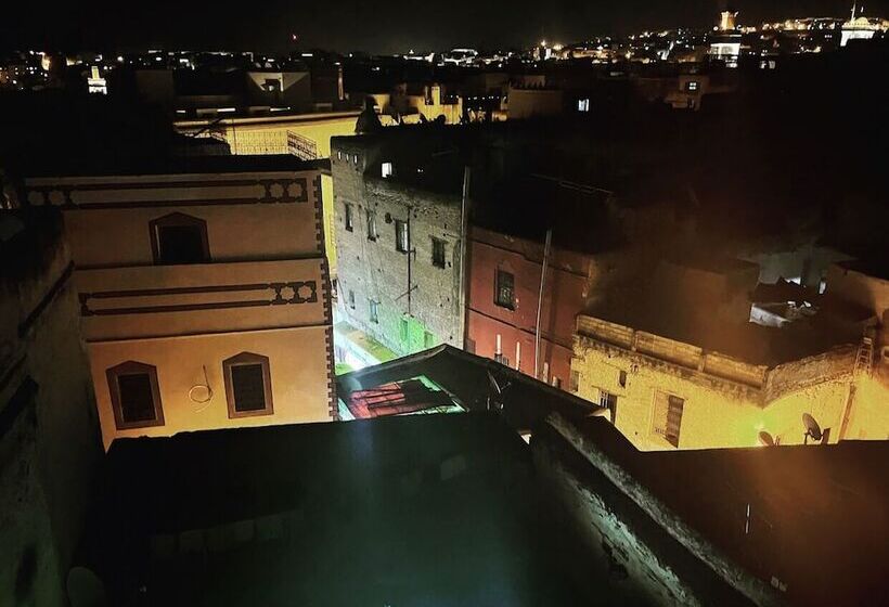 تختخواب و صبحانه Riad Family Samnoun