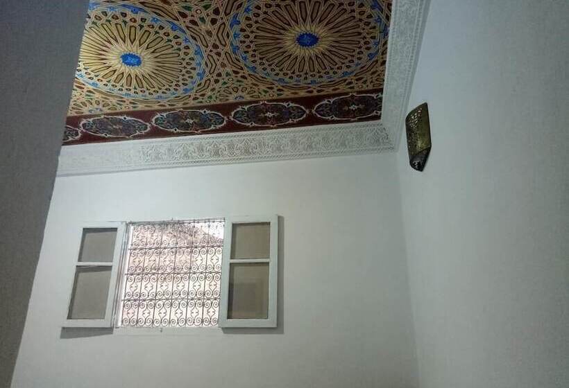 تختخواب و صبحانه Riad Family Samnoun