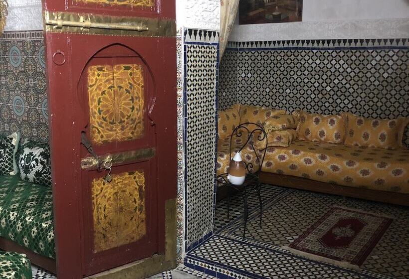 تختخواب و صبحانه Riad Family Samnoun