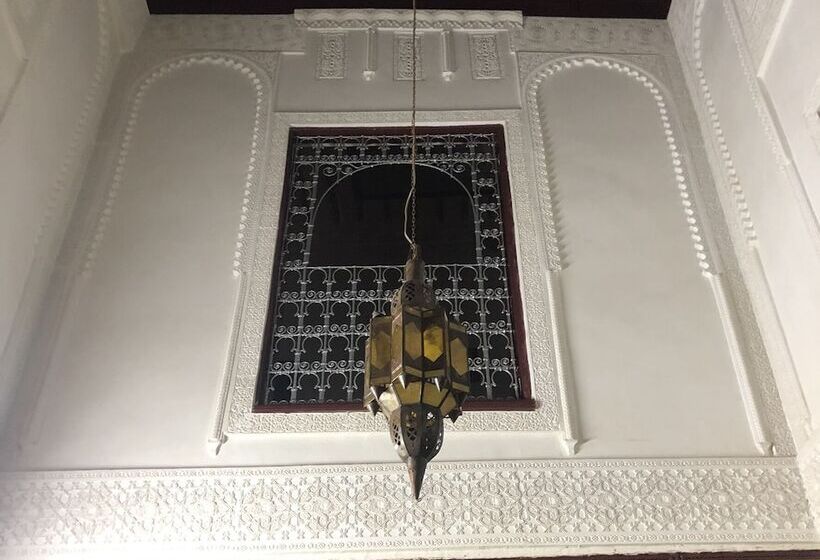 تختخواب و صبحانه Riad Family Samnoun