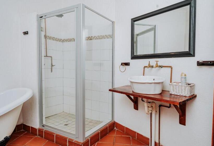 住宿加早餐  Riverbank Lodge