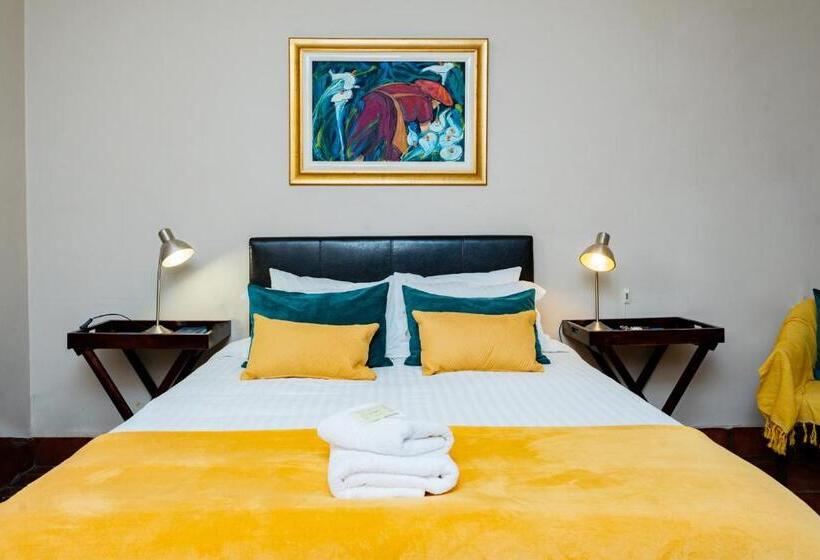 住宿加早餐  Riverbank Lodge