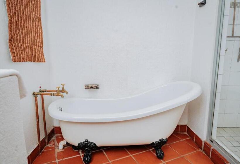 住宿加早餐  Riverbank Lodge