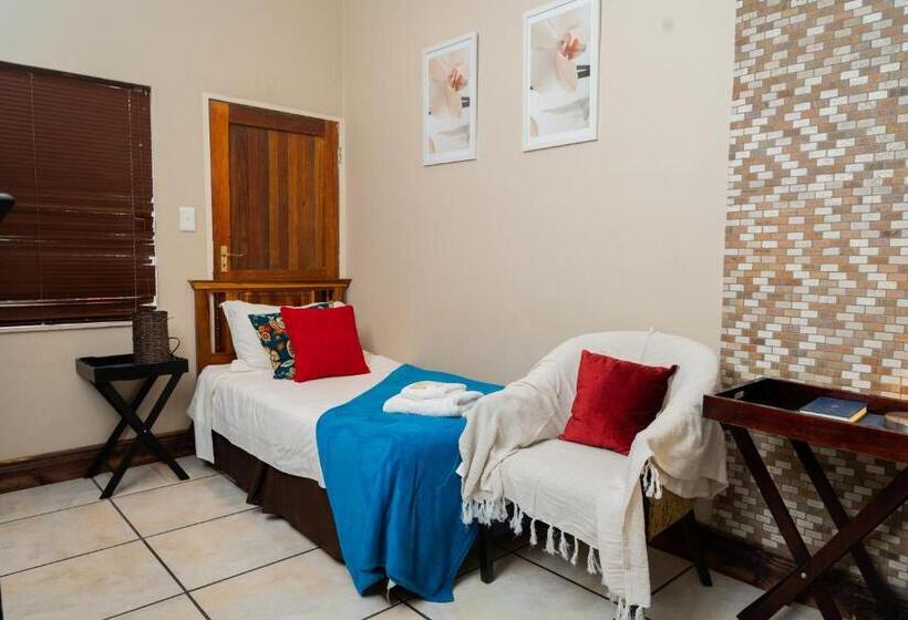 住宿加早餐  Riverbank Lodge