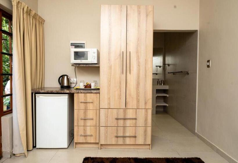 住宿加早餐  Riverbank Lodge