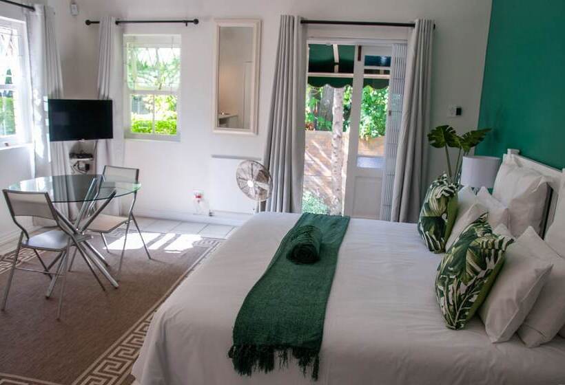 צימר Rustic Manor Guest House