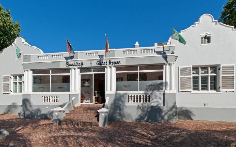 مبيت وإفطار Skinkikofi Guest House