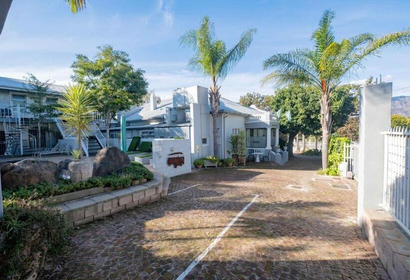 مبيت وإفطار Skinkikofi Guest House