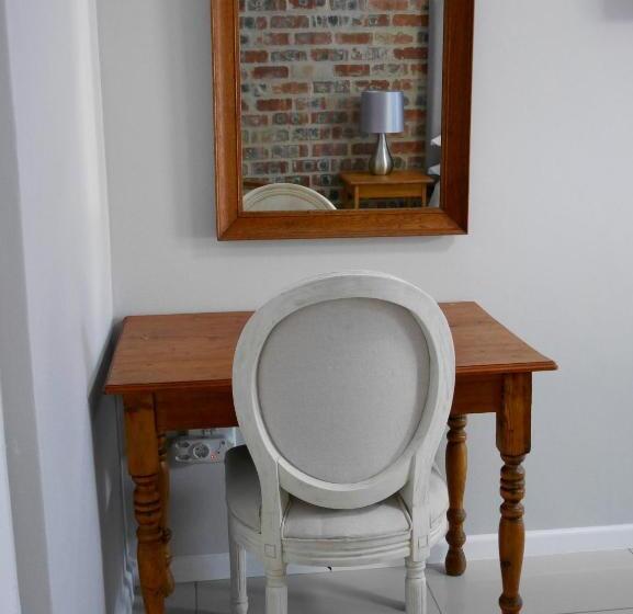 مبيت وإفطار The Garden Shed Guest House