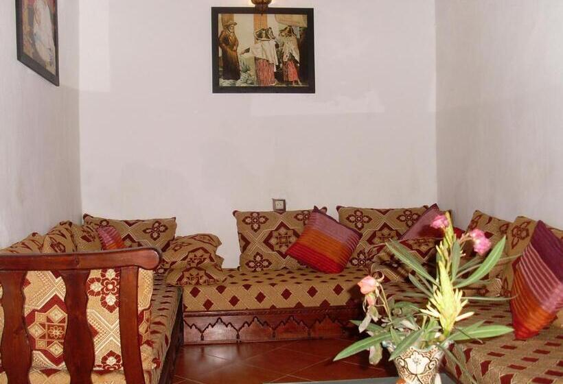 تختخواب و صبحانه The Medina Hostel