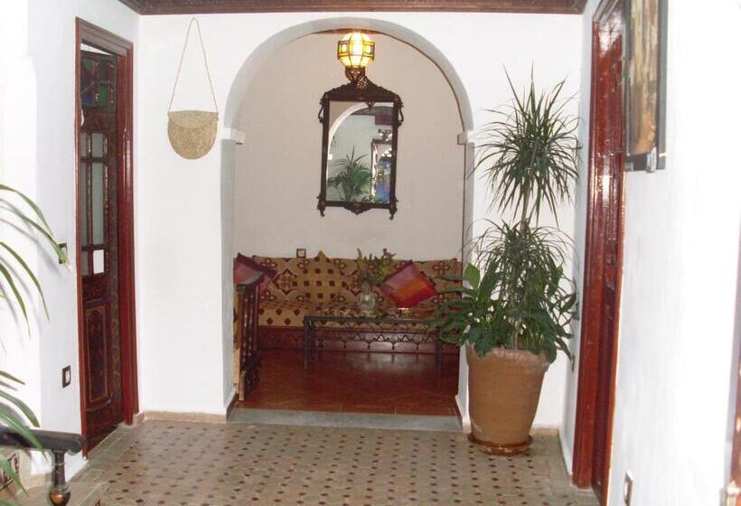 تختخواب و صبحانه The Medina Hostel