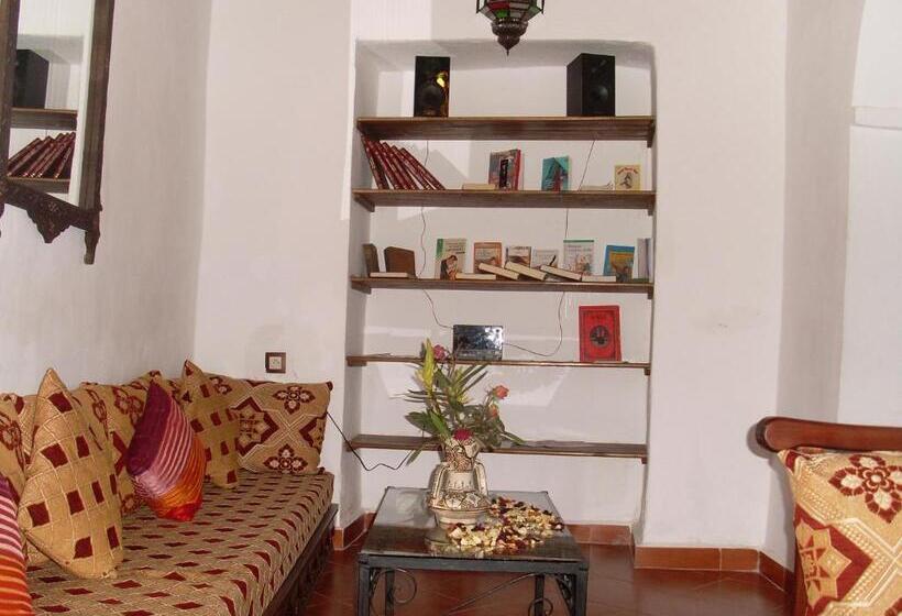 تختخواب و صبحانه The Medina Hostel