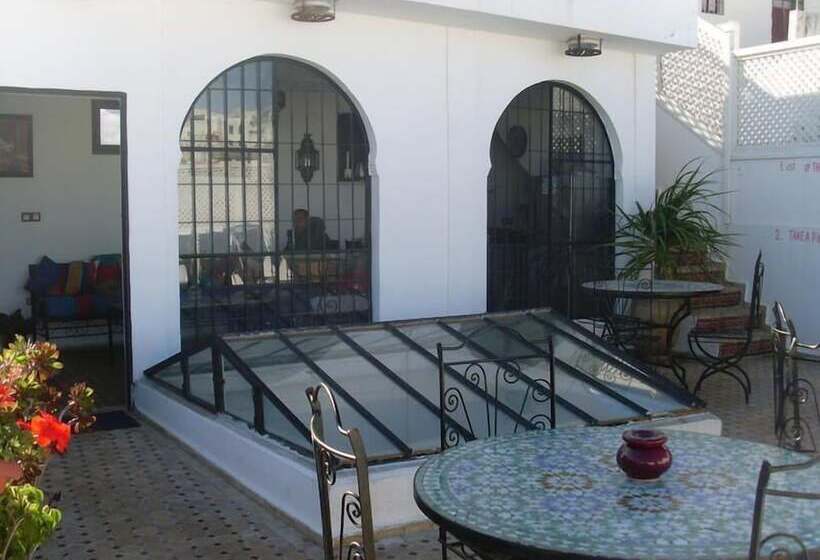 تختخواب و صبحانه The Medina Hostel