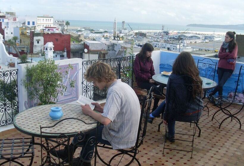 تختخواب و صبحانه The Medina Hostel