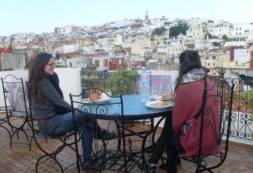 تختخواب و صبحانه The Medina Hostel