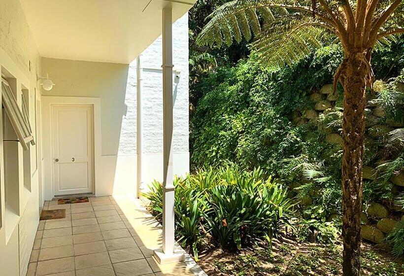 Coral Tree Colony Bed & Breakfast