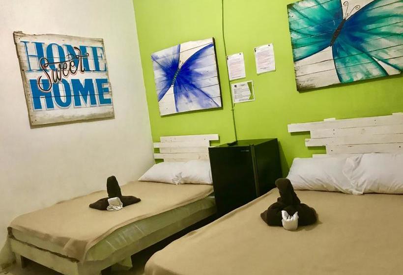 Guacamundo Hostel