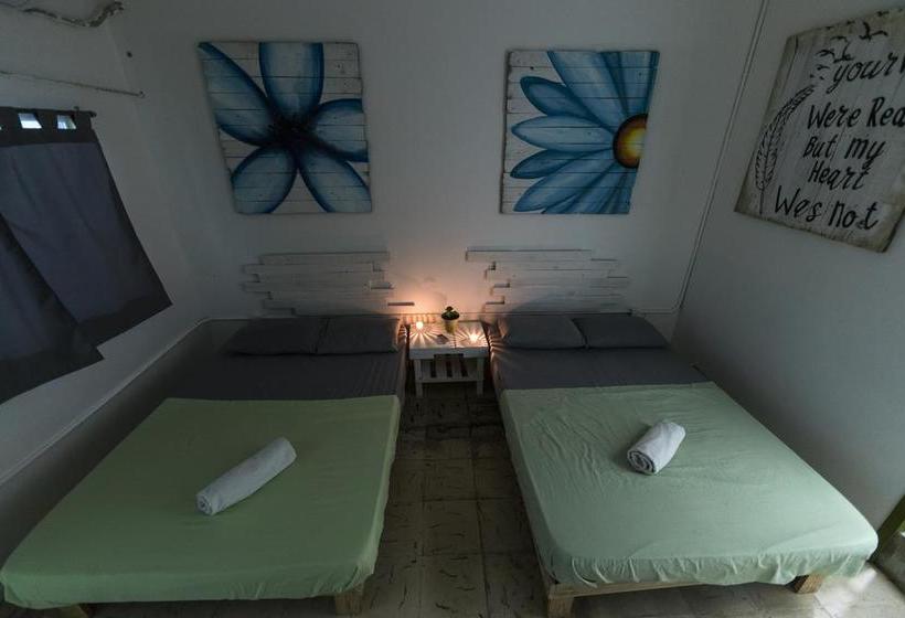 Guacamundo Hostel