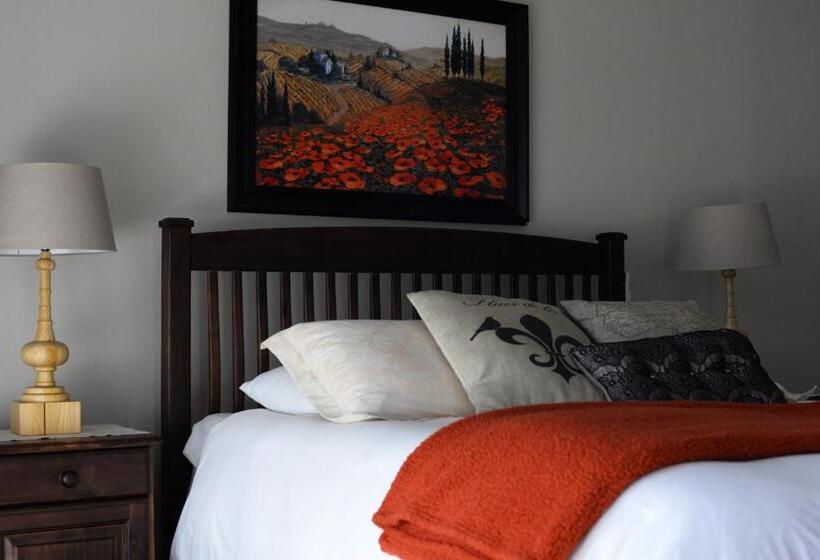 Отель Avant Garde Lodge