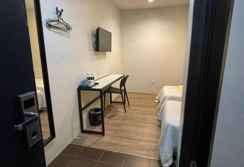 Chariton Hotel Butterworth