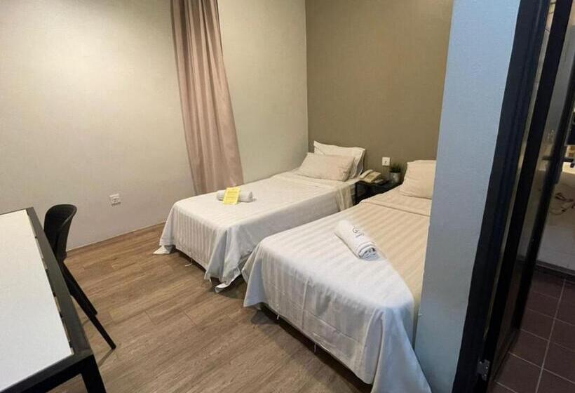 Chariton Hotel Butterworth