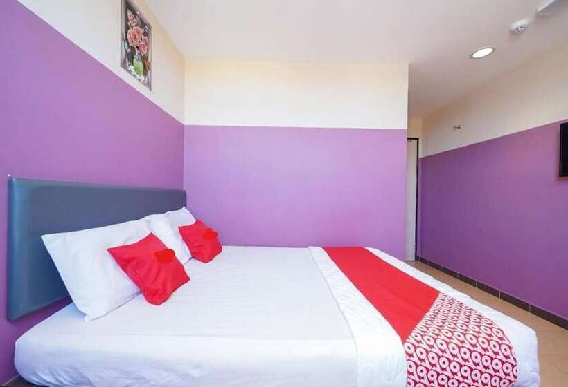 Cmn Hotel & Homestay