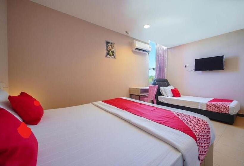 Cmn Hotel & Homestay
